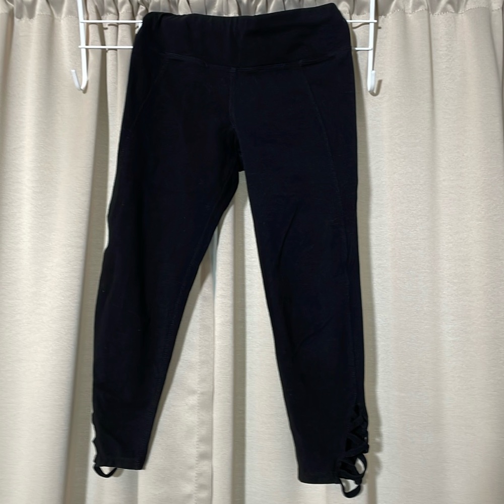 Betsey Johnson cropped leggings size S